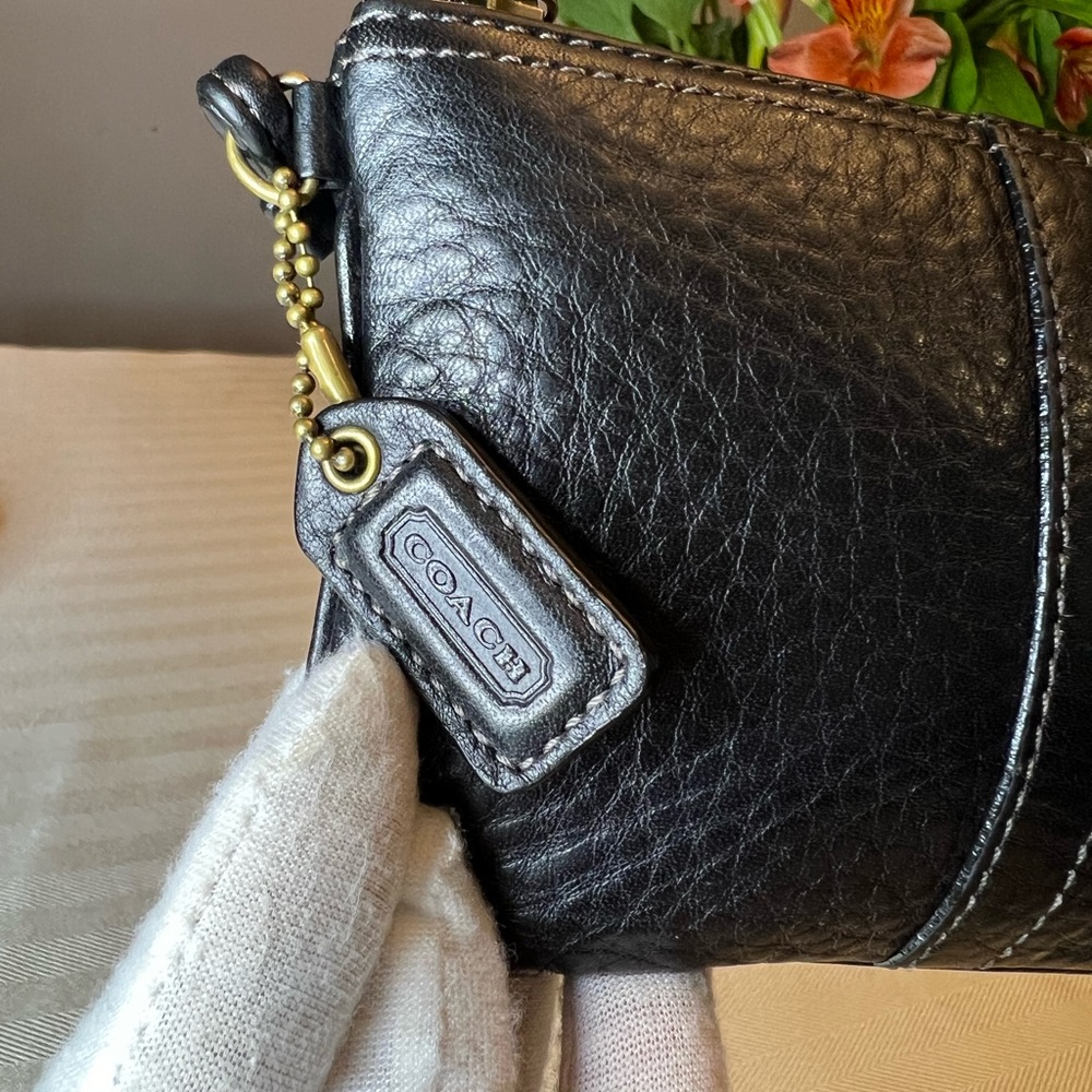 COACH Vintage Pebble Leather Wristlet | Black EUC - Picture 7 of 9
